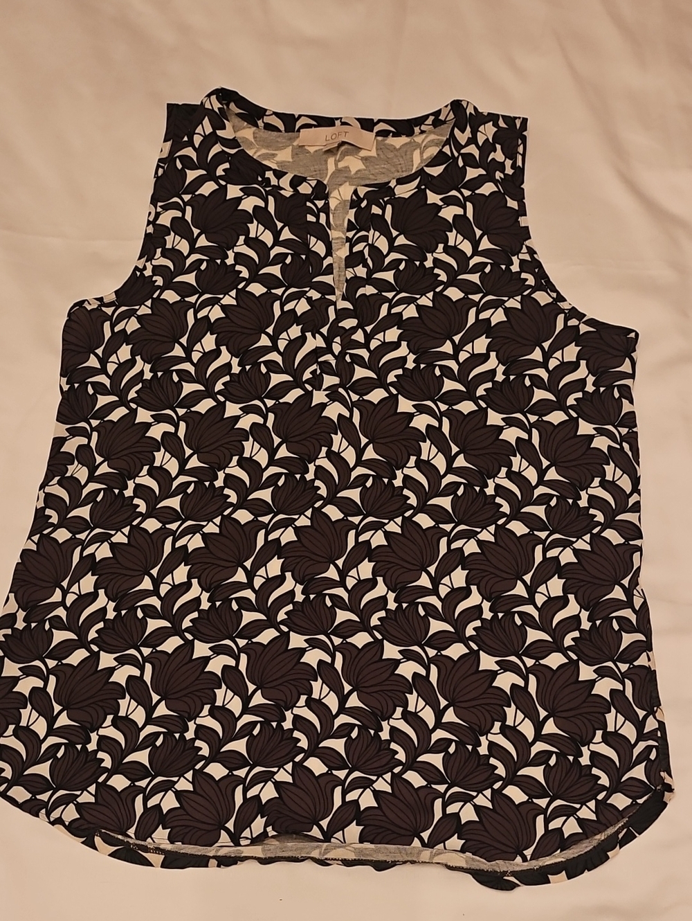 LOFT Black & White Floral Cutout Neck Sleeveless Top